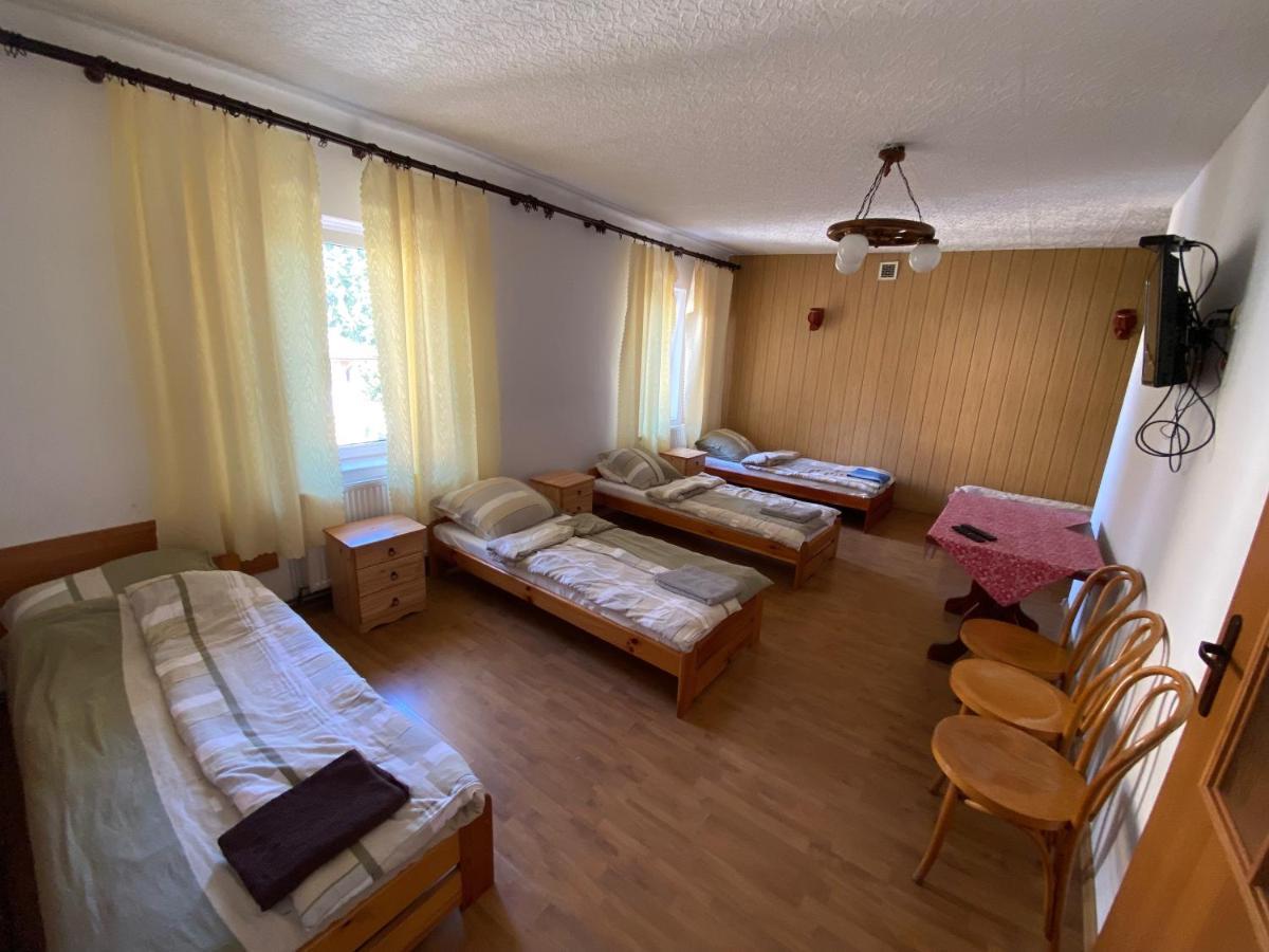 "U Jedrusia" Hostel Zarebow Exterior photo